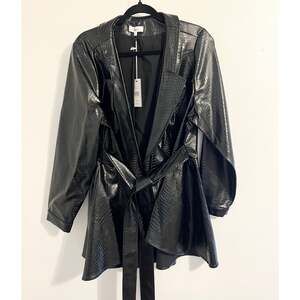 Fashion to Figure l NWT Viper Faux Leather Peplum Jacket Size 16-18